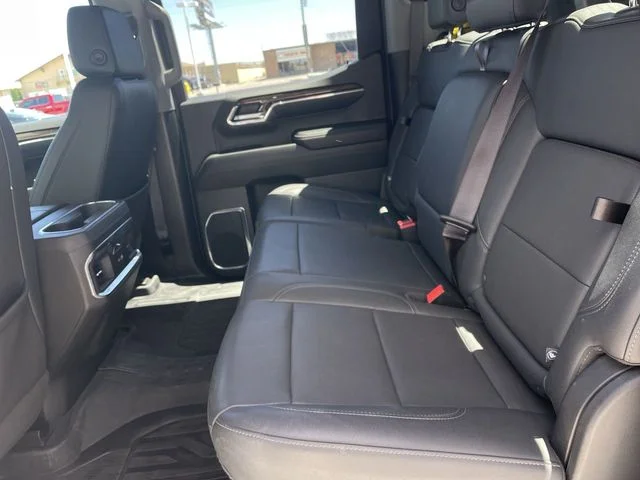 Used 2024 White GMC Elevation image 21