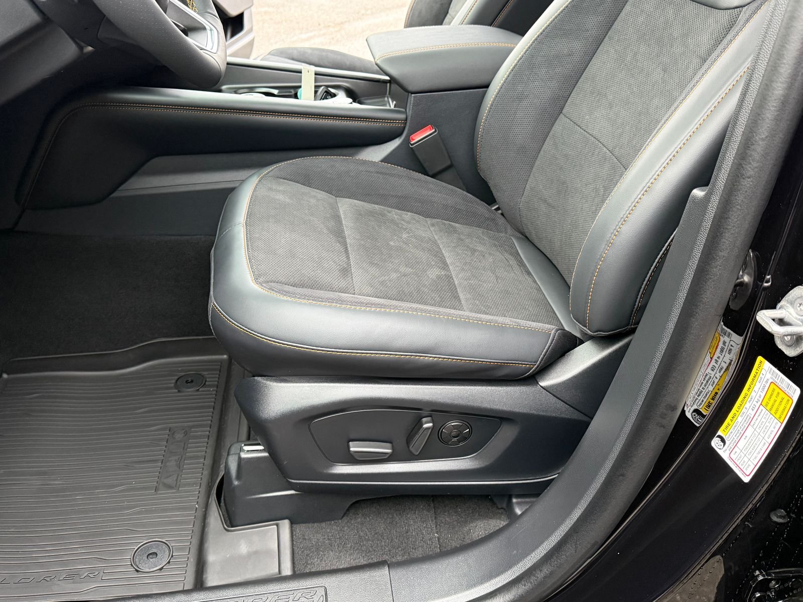 New 2026 Agate Black Metallic Ford Tremor® image 13