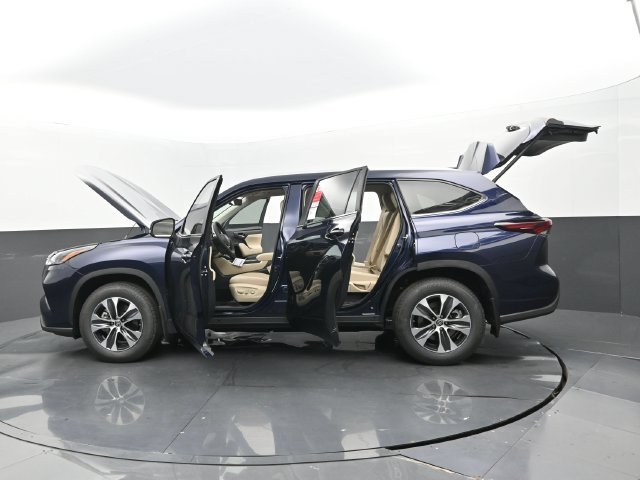 Used 2025 Blueprint Toyota XLE image 34