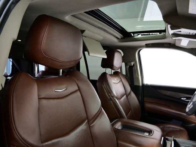 Certified Used 2019  Cadillac Premium Luxury image 12