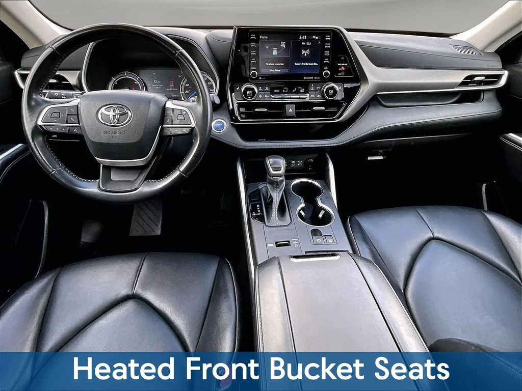Used 2022 Silver Toyota XLE image 10