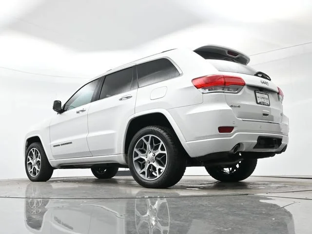 Used 2019 Ivory 3-coat Jeep Overland image 29
