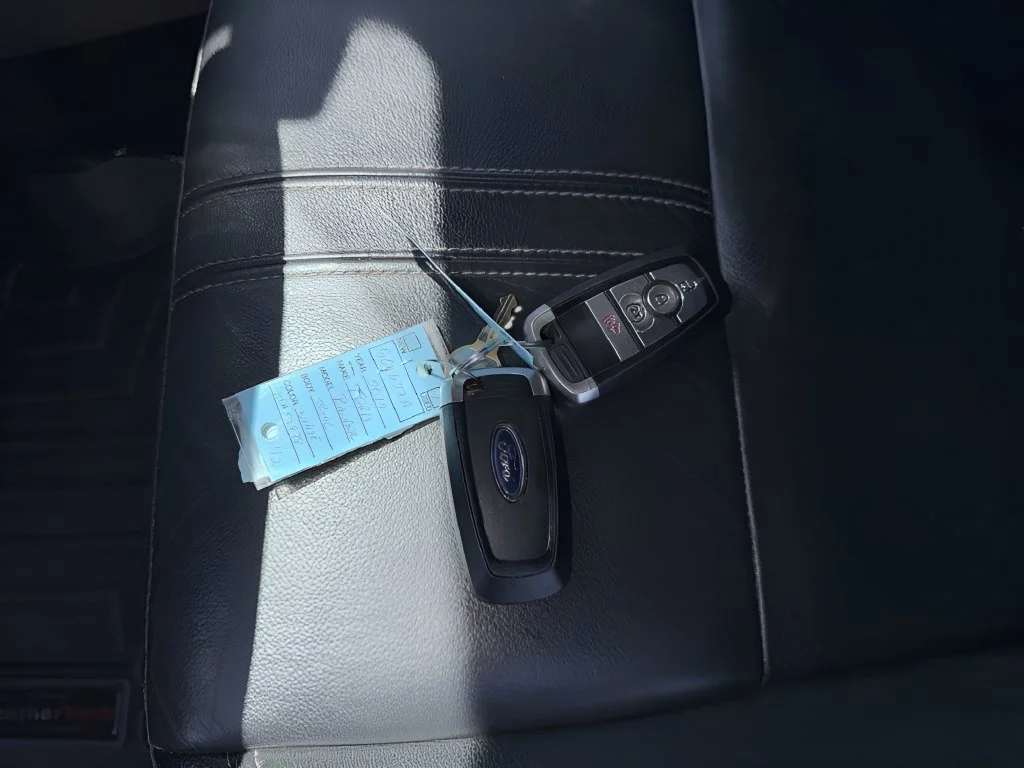 Used 2019  Ford XL image 32