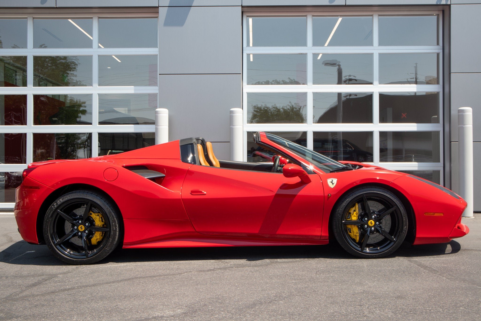 Used 2017 Rosso Corsa Ferrari Convertible image 7