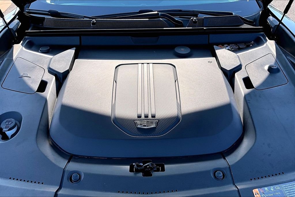 Used 2024 Green Cadillac Luxury image 9