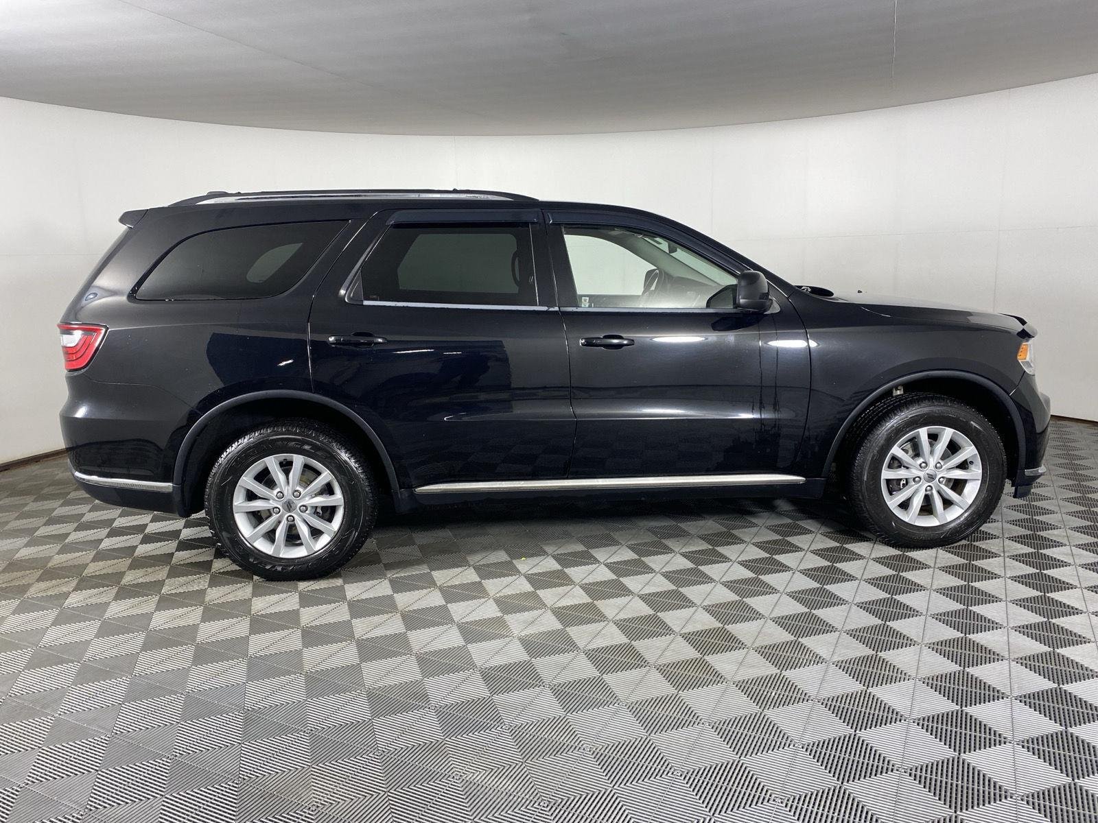 Used 2020 DB Black Clearcoat Dodge SXT Plus image 9