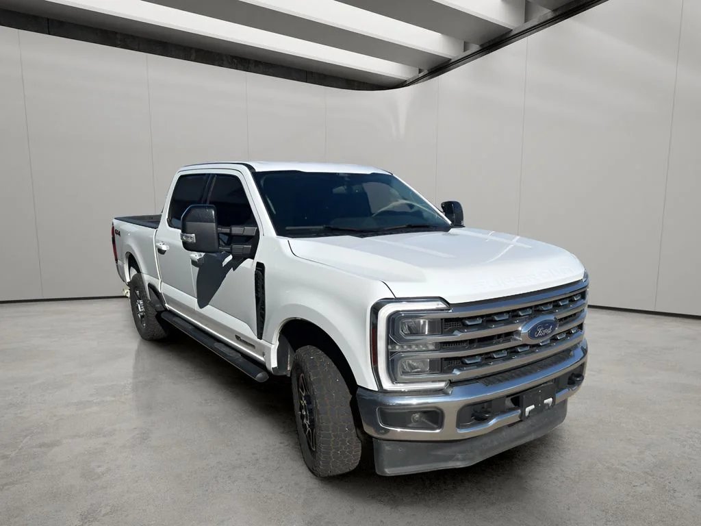 Used 2025 Oxford White Ford LARIAT image 7