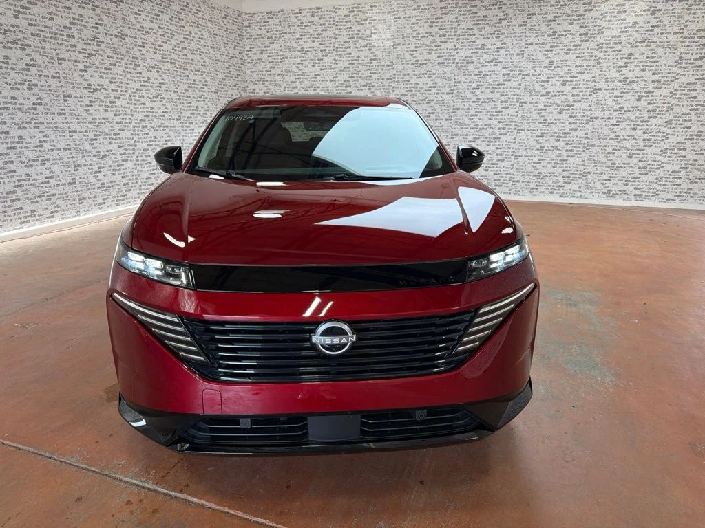 Used 2025 Scarlet Ember Tintcoat Nissan Platinum image 2