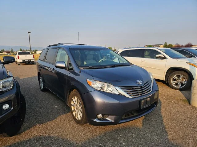 Used 2014 Shoreline Mist Toyota XLE image 3