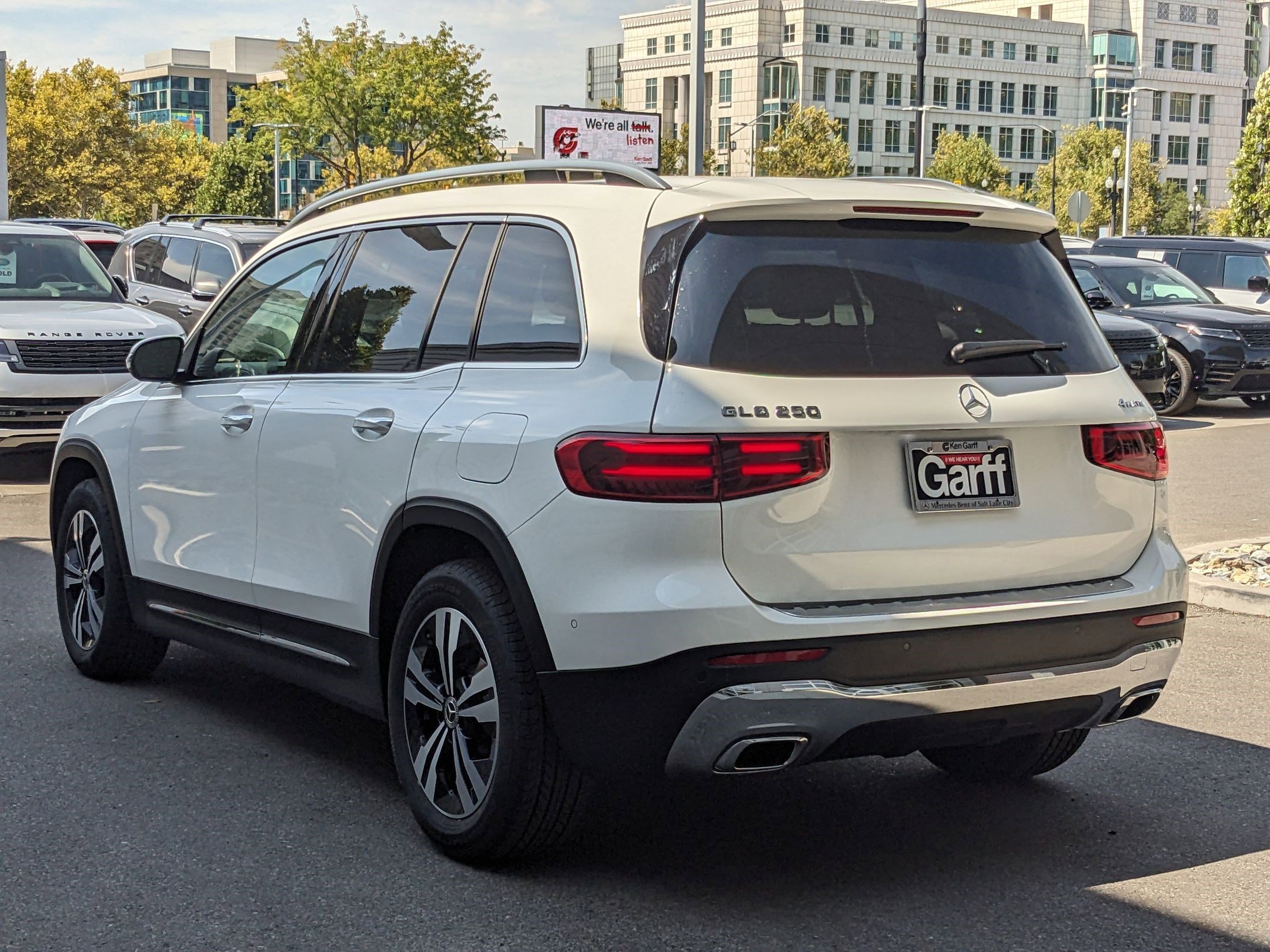 New 2025 Polar White Mercedes-Benz GLB 250 image 5