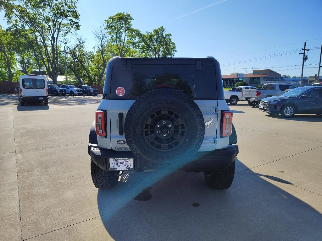 New 2026 Avalanche Gray Ford Badlands® image 6