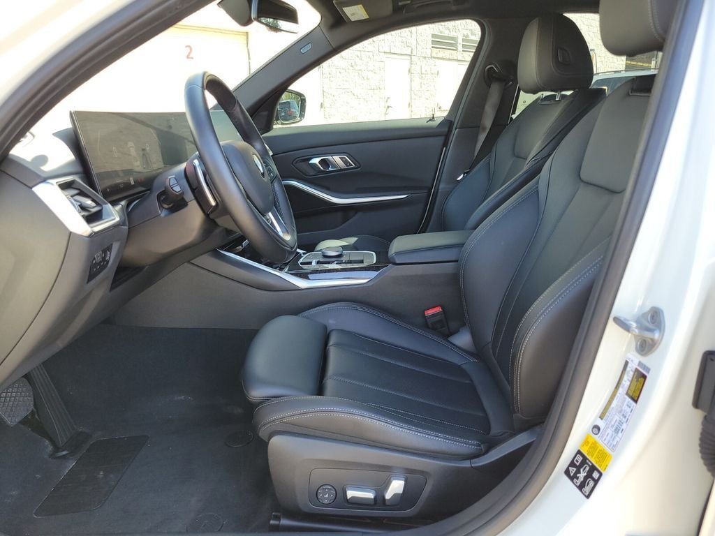 Used 2023 White BMW 330i xDrive image 21