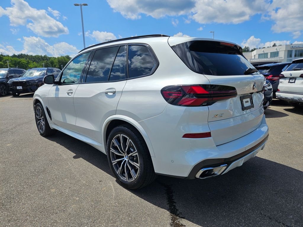 Certified Used 2026 Mineral White Metallic BMW xDrive40i image 5
