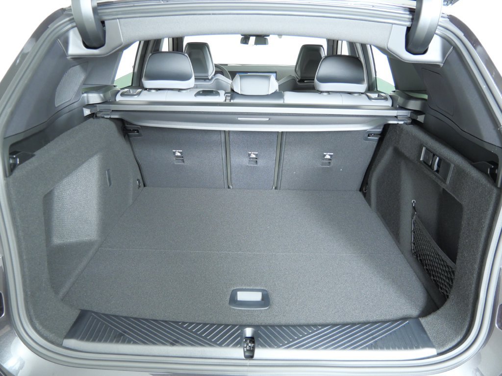 Used 2026 Gray BMW M50 xDrive image 29