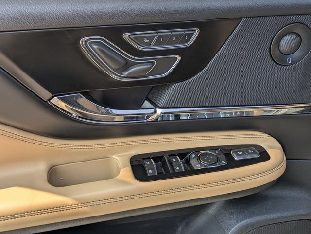 Used 2020 Blue Lincoln Reserve image 24