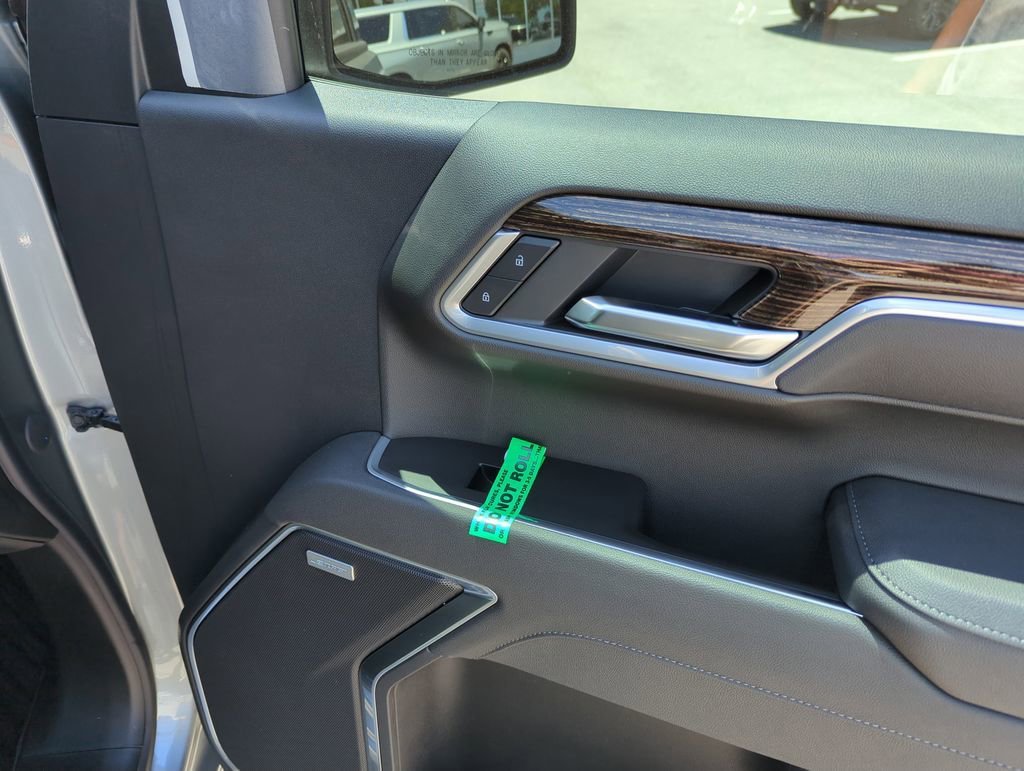 New 2026 Sterling Metallic GMC Elevation image 32