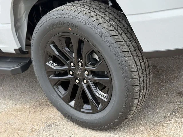 New 2026 Avalanche Ford Lariat® image 9