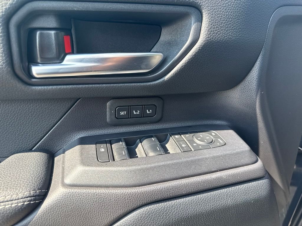 Used 2025 Black Toyota  image 10