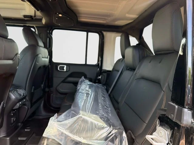 New 2026 Black Clear-Coat Exterior Paint Jeep Sahara image 14