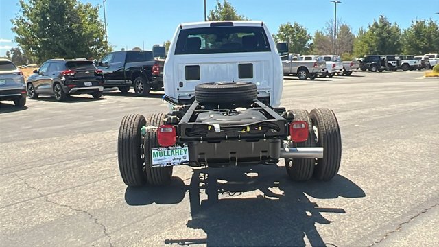 2026 RAM 3500 Chassis Tradesman - Photo 4