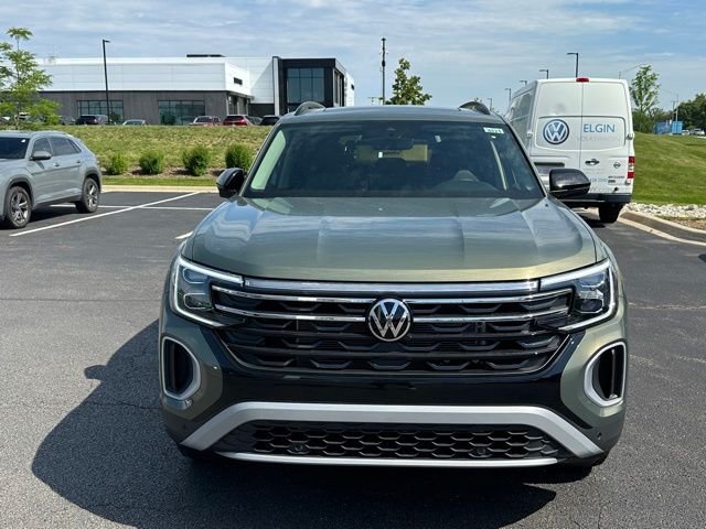 New 2026 Avocado Green Pearl Volkswagen 2.0T Peak Edition image 2