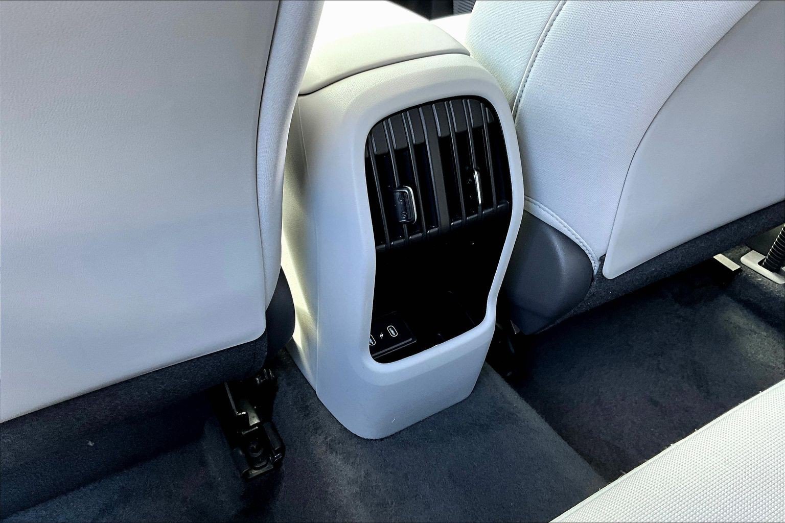Certified Used 2025 White Hyundai SEL image 9