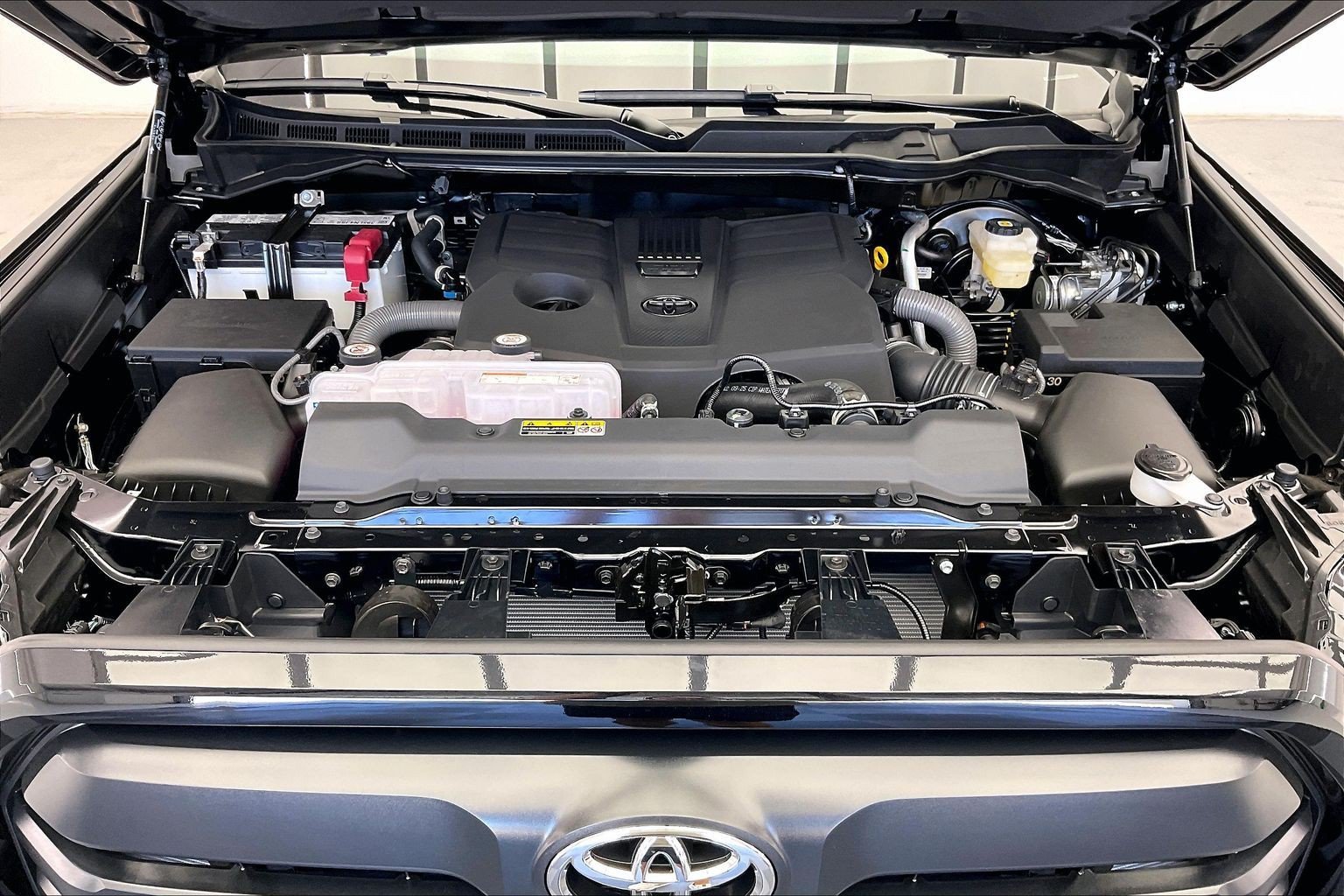 New 2026 Midnight Black Metallic Toyota SR5 image 18