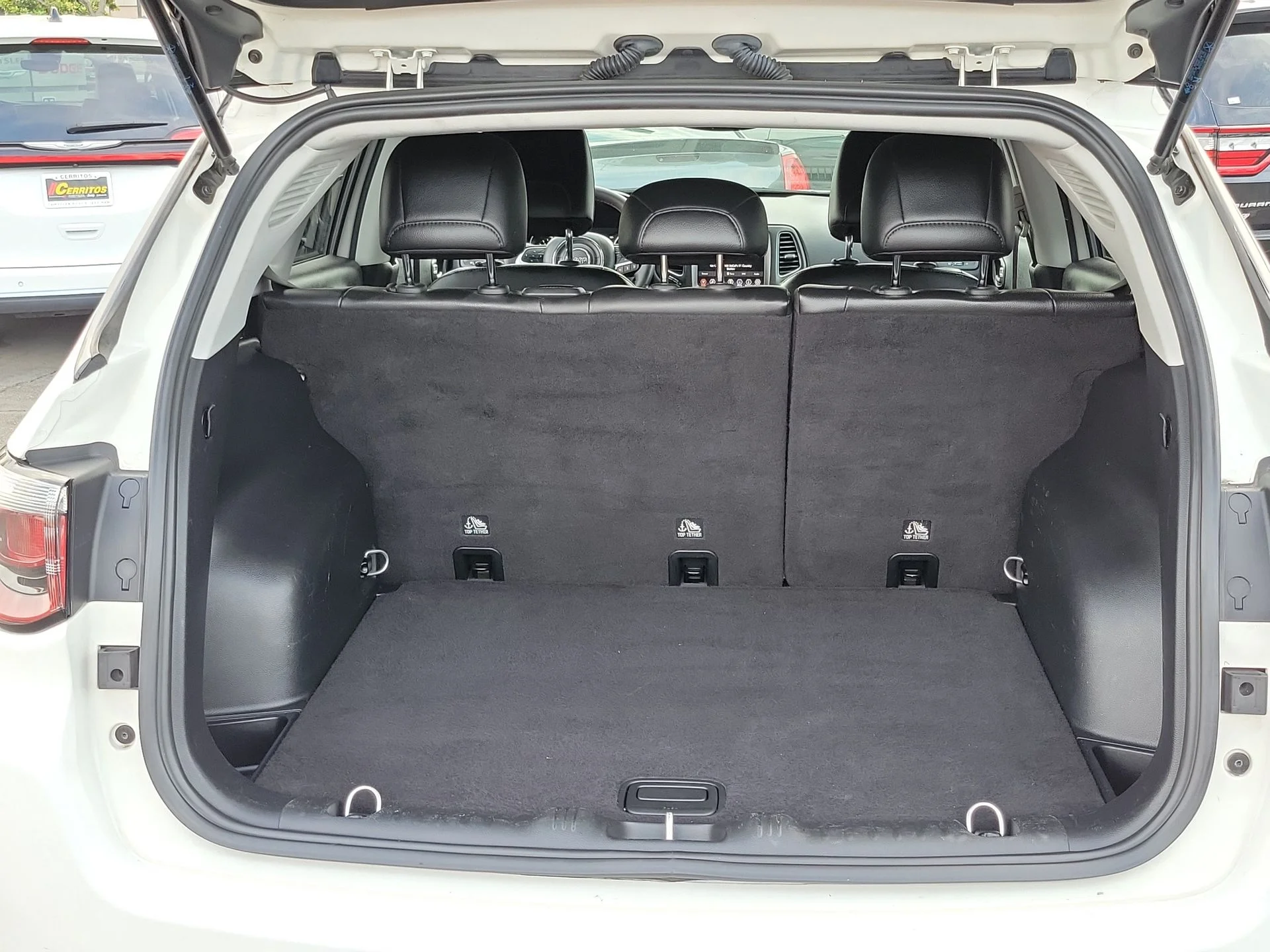Used 2021 White Jeep Trailhawk image 17