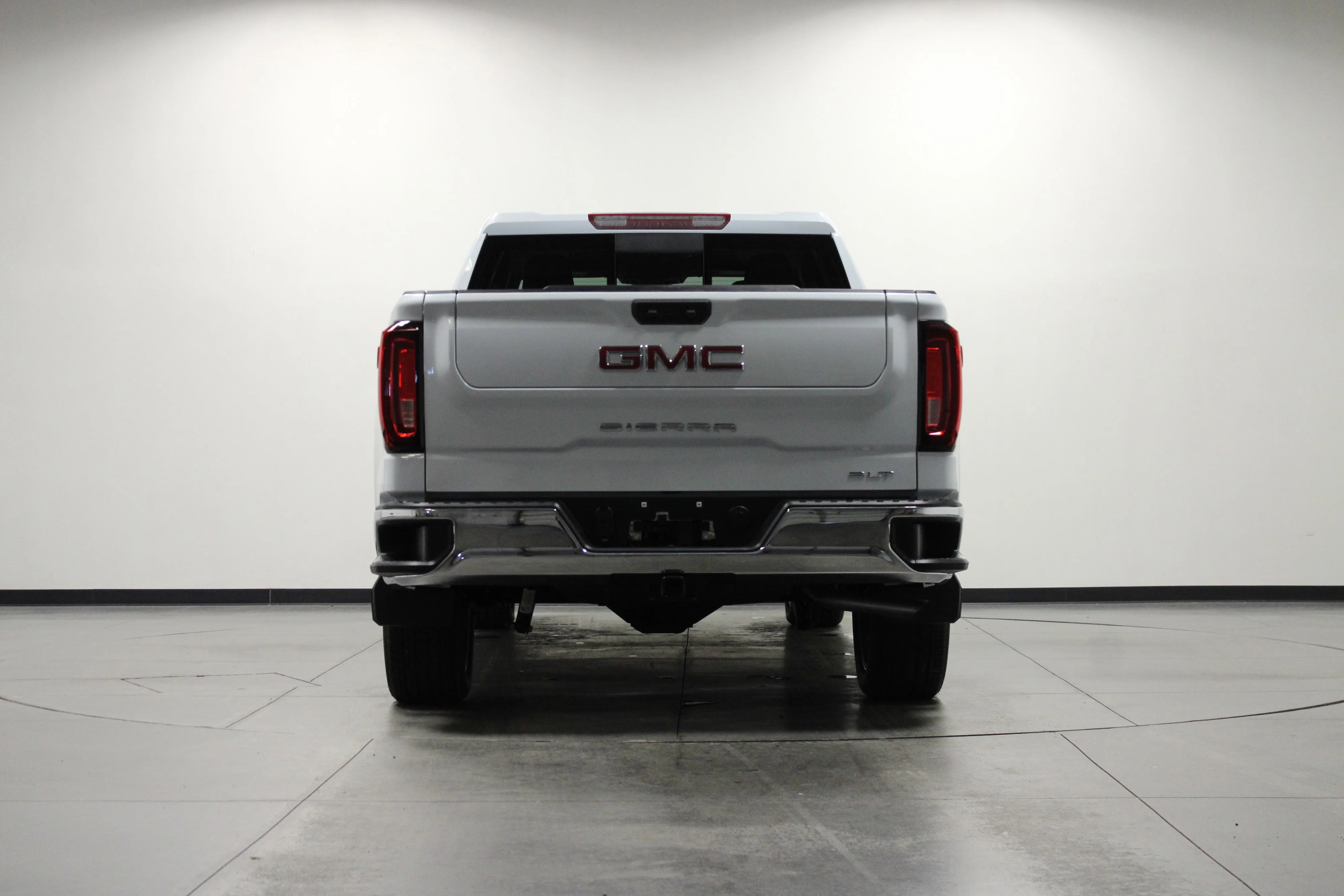 New 2026 Glacier White Tricoat GMC SLT image 5