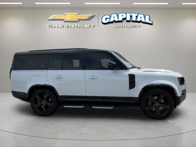 Used 2023 White Land Rover 130 X-Dynamic SE image 6
