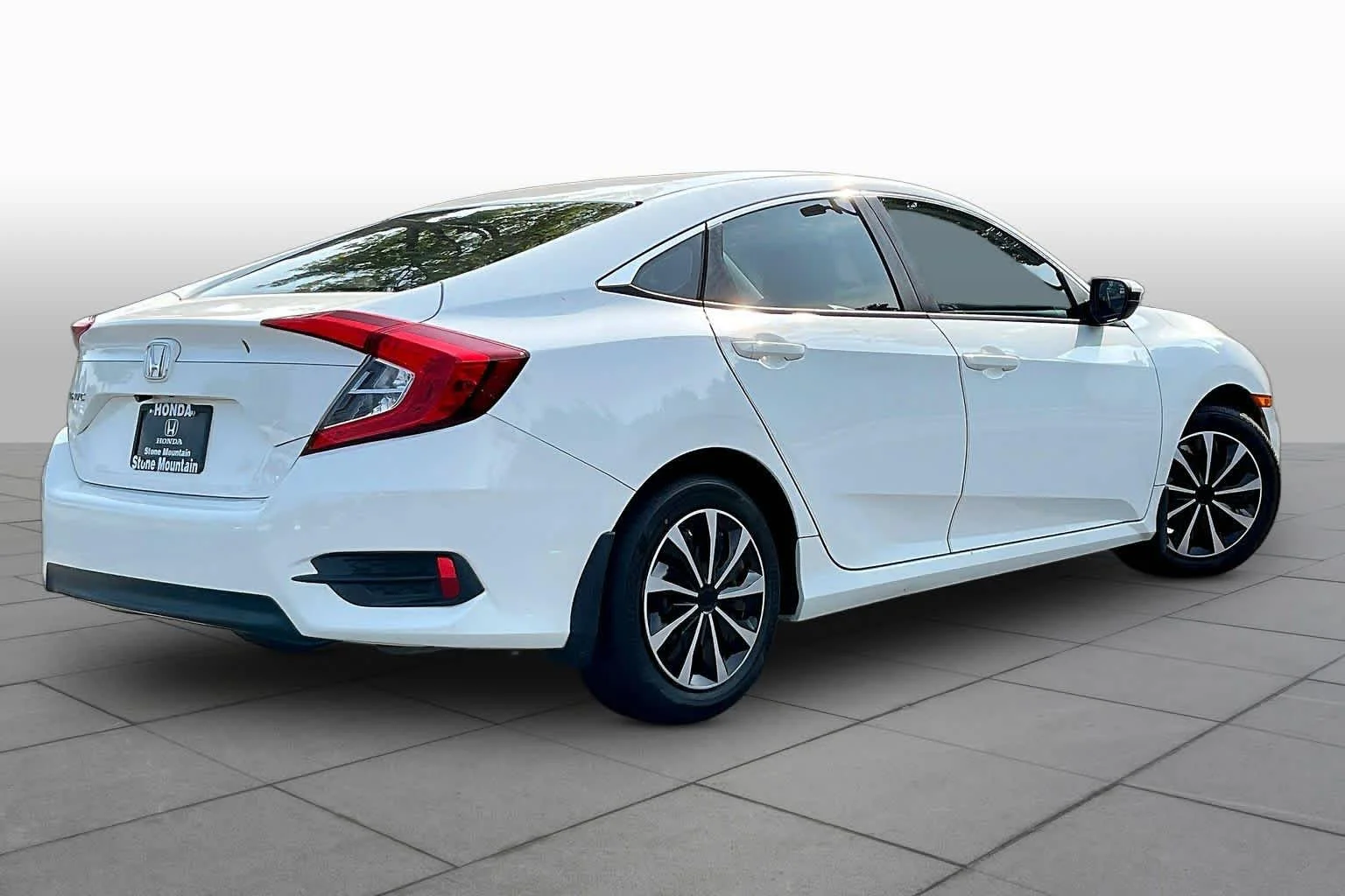 Used 2017 Taffeta White Honda LX image 13