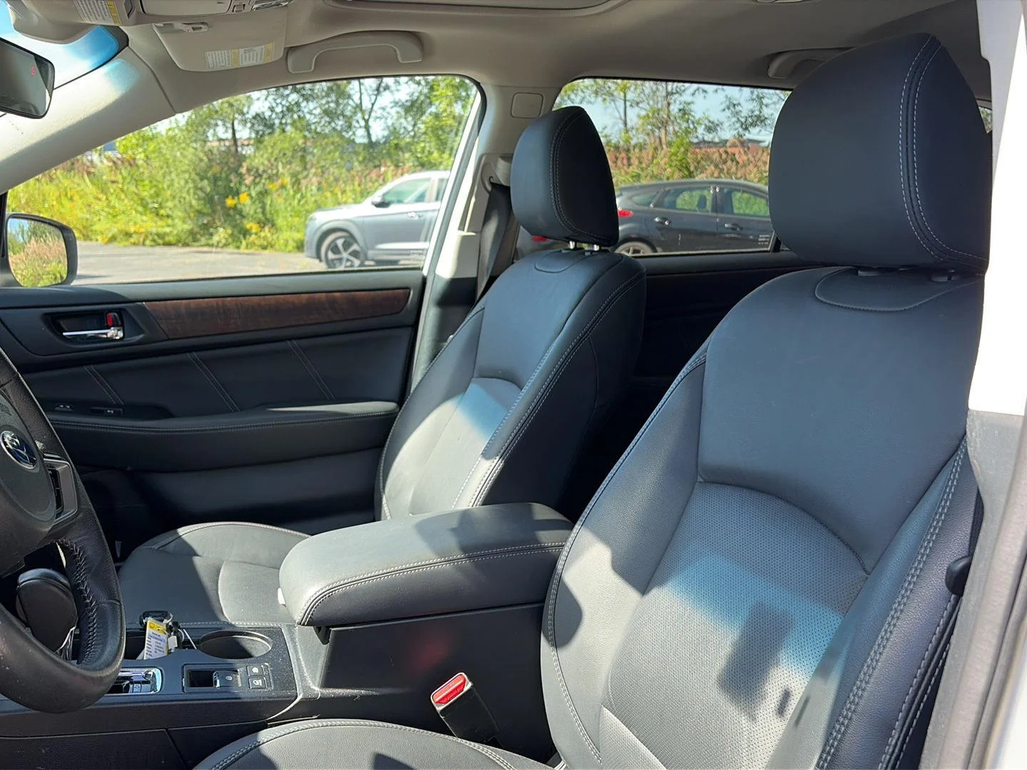 Used 2019 Crystal White Pearl Subaru Limited image 4