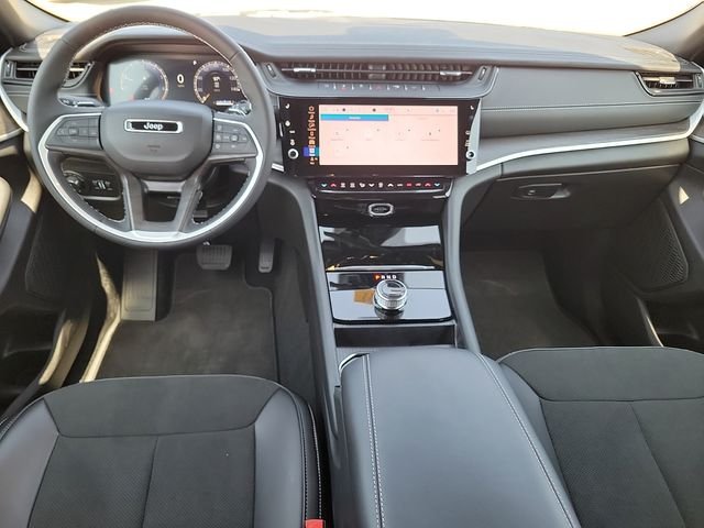 New 2026 Diamond Black Crystal Pearlcoat Jeep Altitude image 9