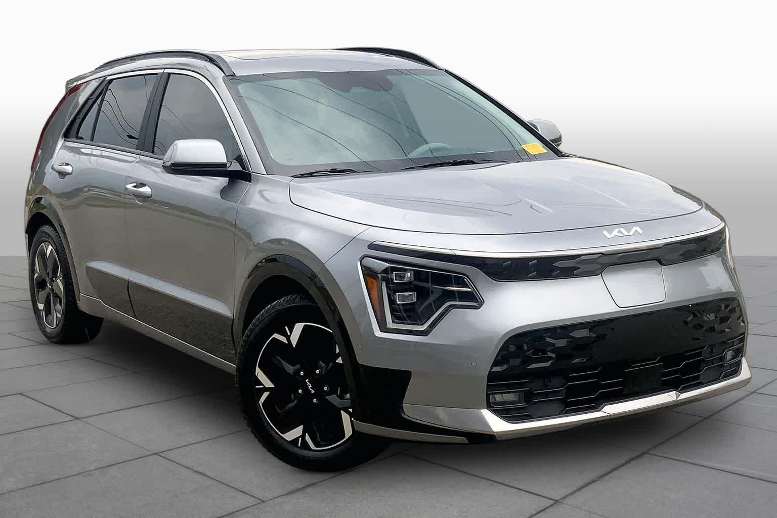 Used 2023 Kia Niro Wave with VIN KNDCT3L1XP5076123 for sale in Mission, KS