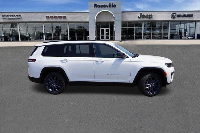 New 2026 Bright White Clear-Coat Exterior Paint Jeep Limited image 2
