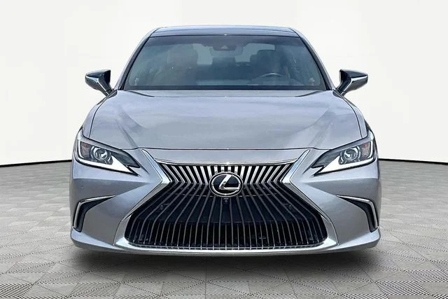 Used 2020 Silver Lexus 350 Luxury image 3
