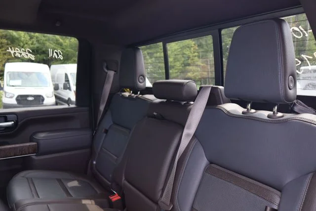 Used 2020 White GMC Denali image 13