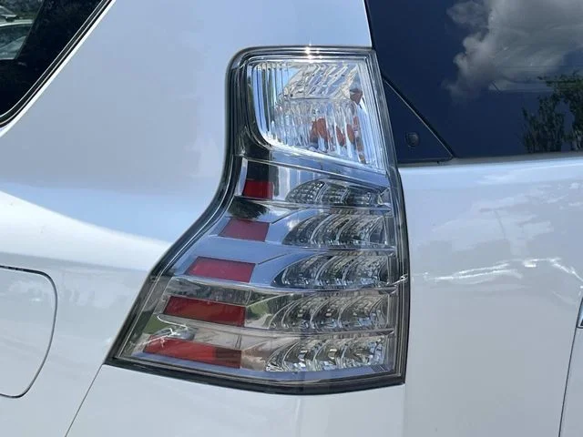 Used 2021 White Lexus 460 Luxury image 10
