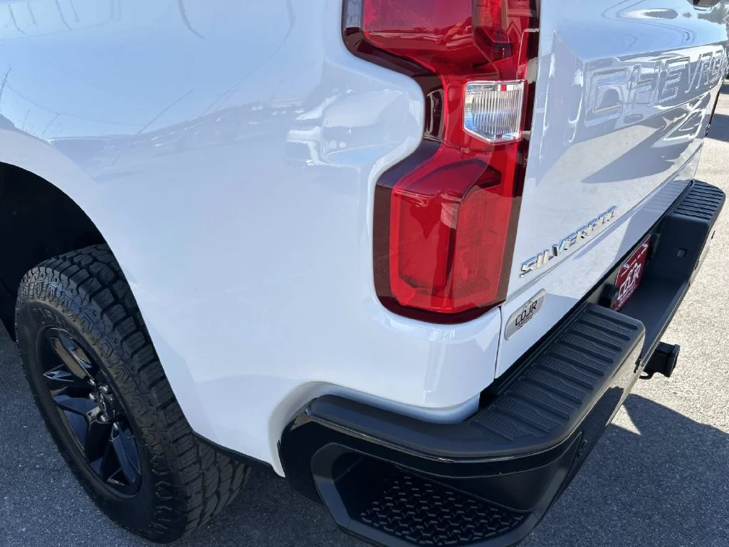 Used 2020 White Chevrolet LT Trail Boss image 17