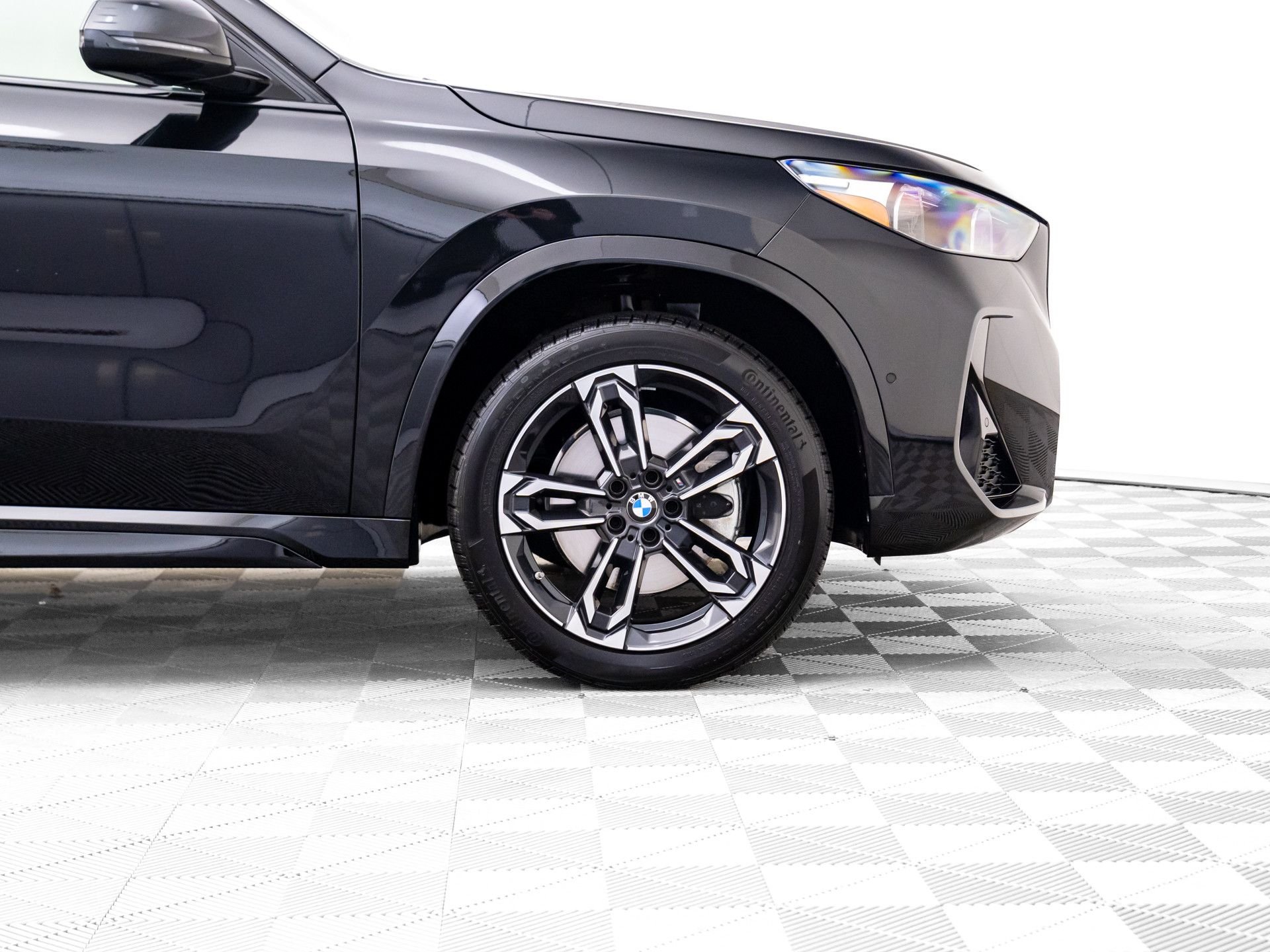 2025 BMW X1 28i - Photo 38