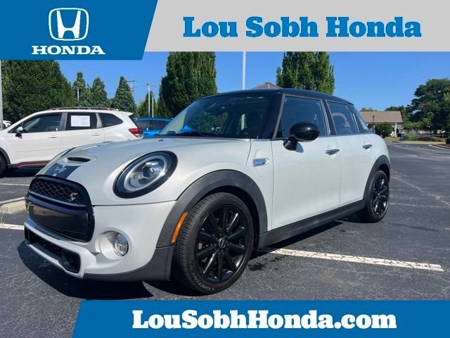 2019 MINI Hardtop Cooper S Signature's photo