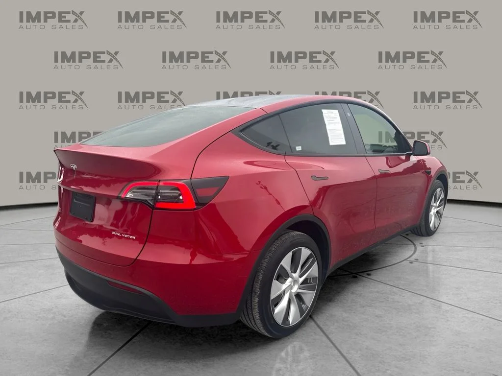 Used 2023 Red Tesla Long Range image 3