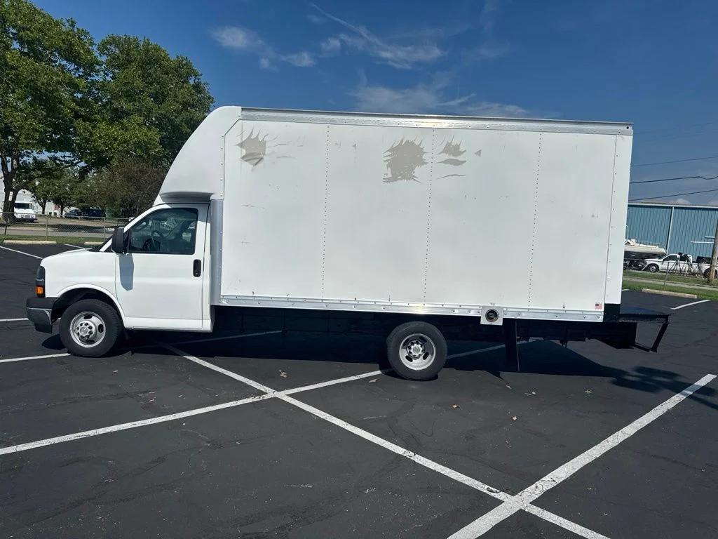Used 2017 Summit White Chevrolet Work Van image 6