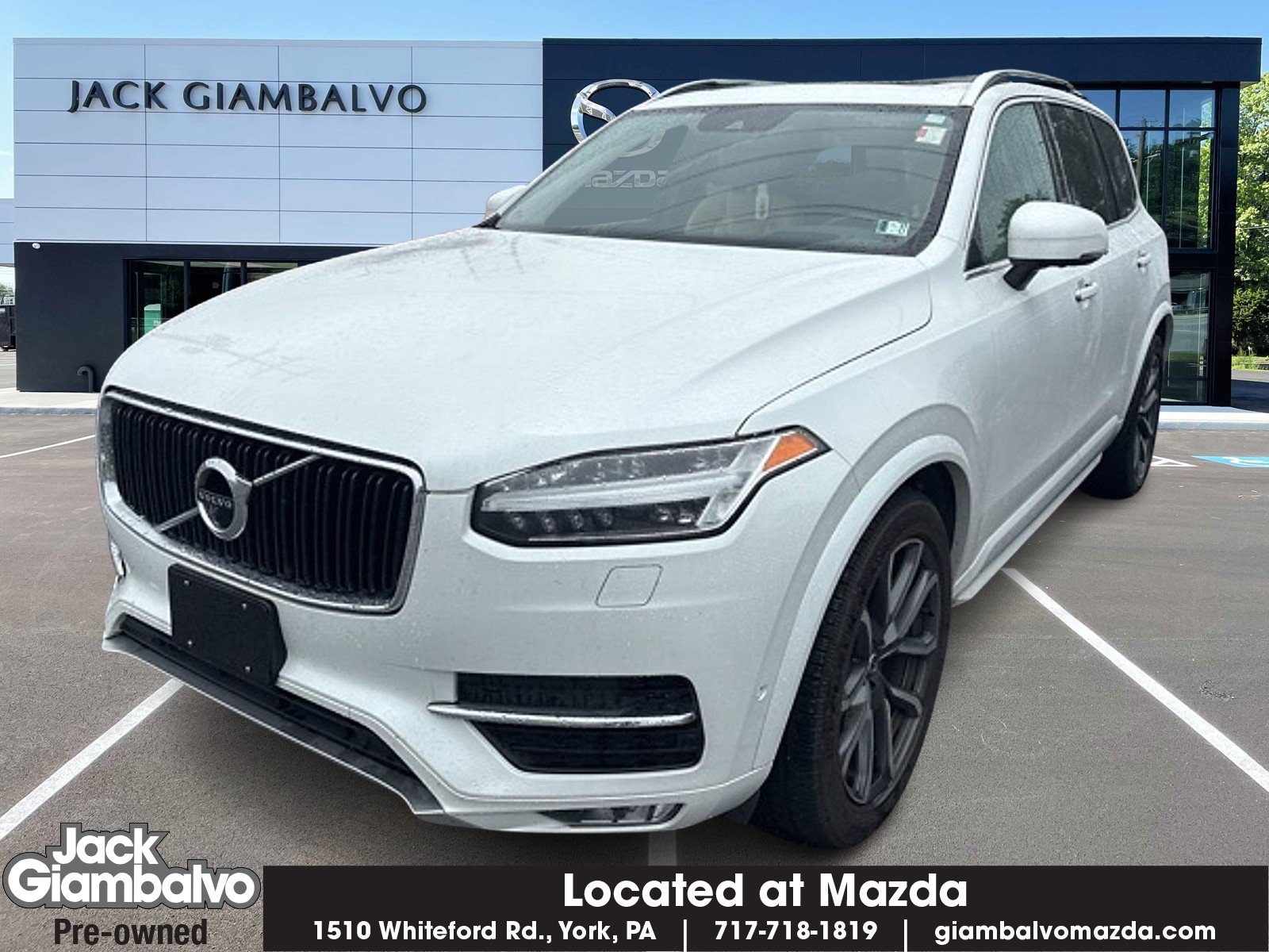 2017 Volvo XC90 T6 AWD Momentum's photo