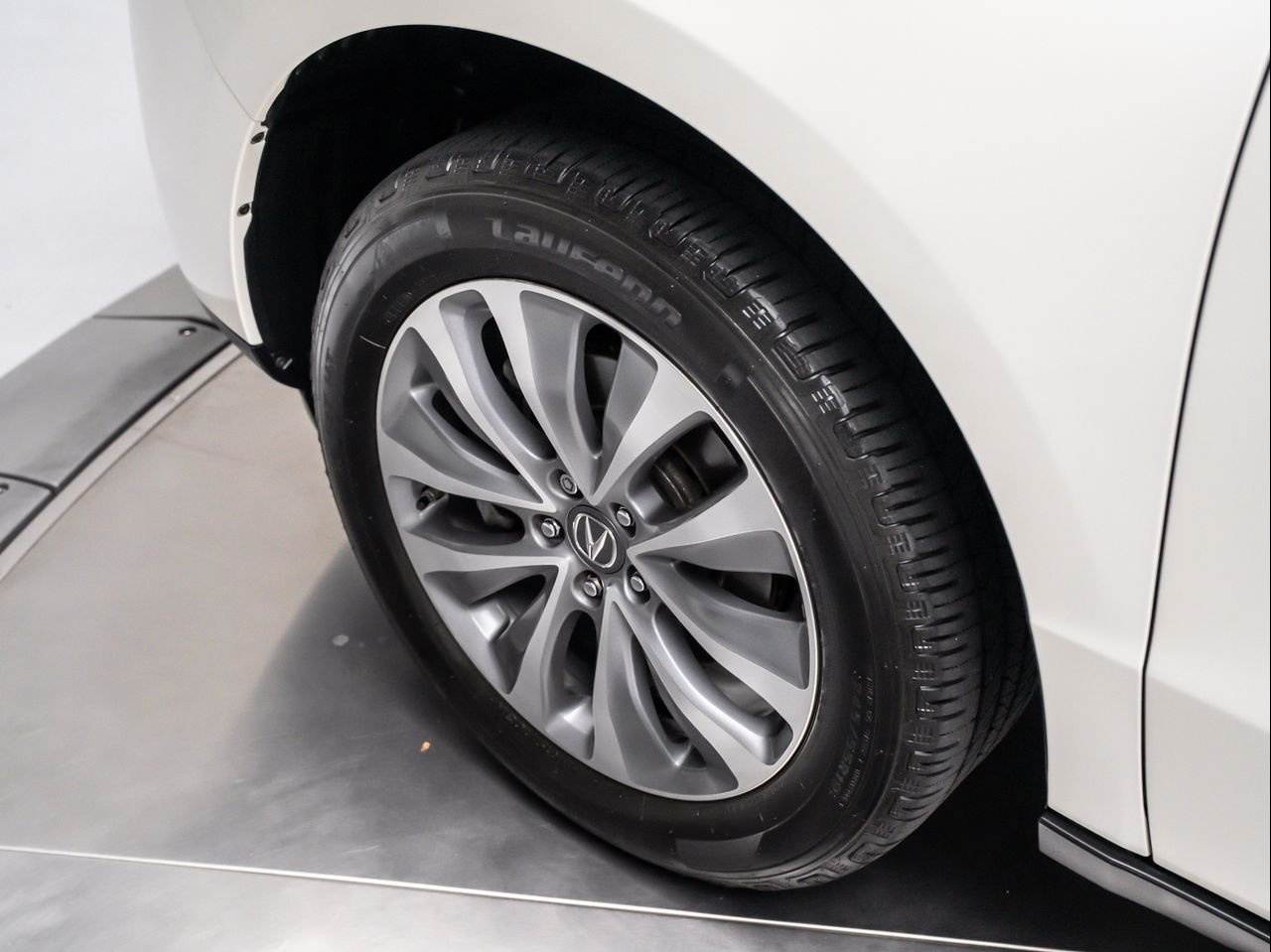 Used 2016 White Diamond Pearl Acura Tech image 12