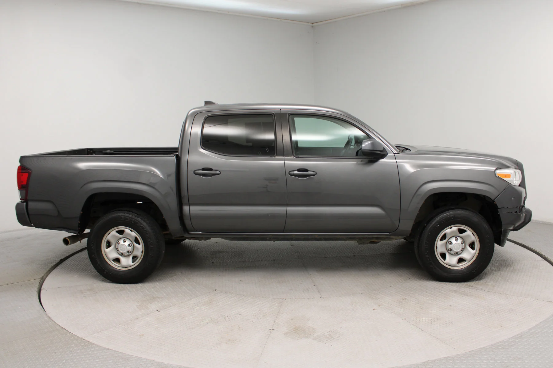 Used 2019 Magnetic Gray Metallic Toyota SR image 23