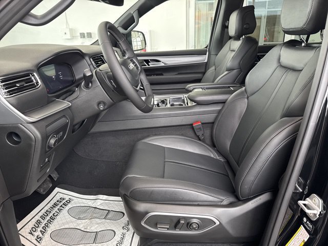 New 2026 High Gloss Black Exterior Paint Jeep Limited Altitude image 24