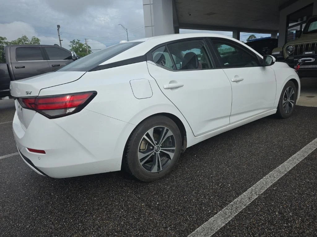 Used 2022 White Nissan SV image 5