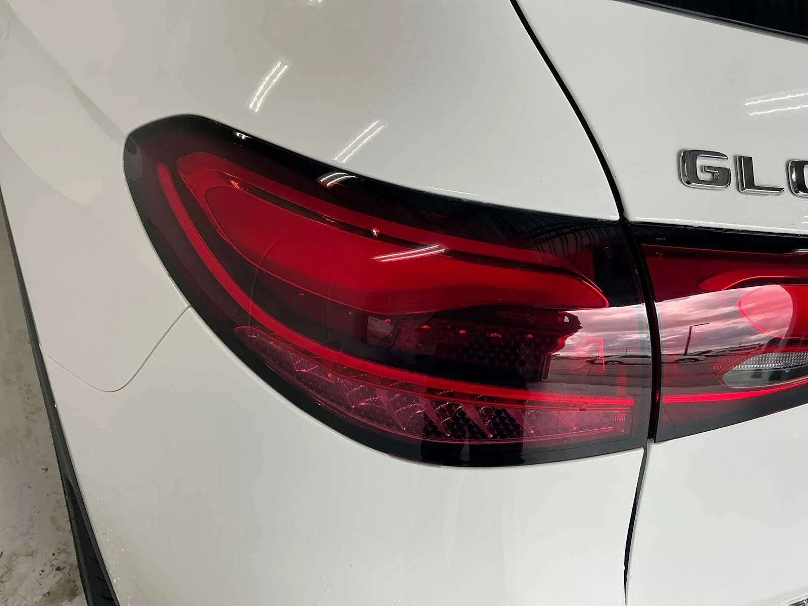 Certified Used 2026 Polar White Mercedes-Benz GLC 300 image 9