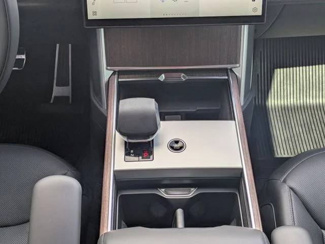 2025 Land Rover Range Rover SE - Photo 21